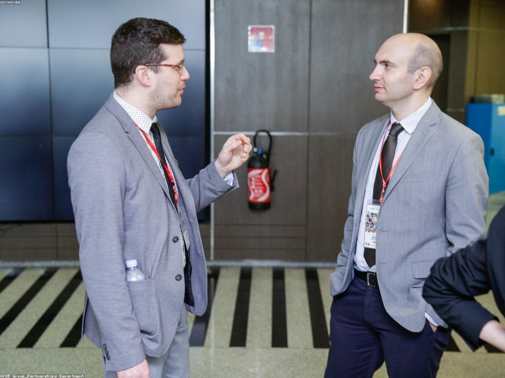 យុទ្ធសាស្ត្រនិងឱកាស: ការបង្កើតនូវវិស័យថ្មី